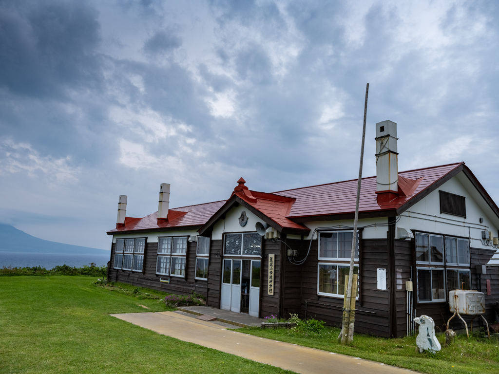 礼文島の風景・麗端小学校岬分校
