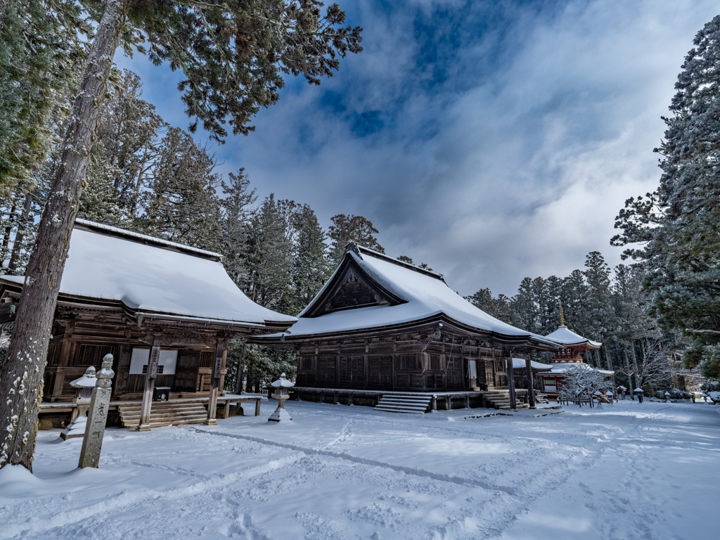 高野山・雪の日