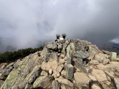 尾瀬と会津駒の旅・燧ケ岳に登る　俎嵓の頂上(2346m)