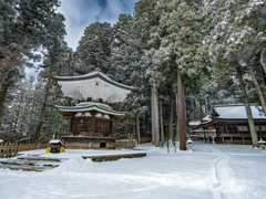 高野山・雪の日