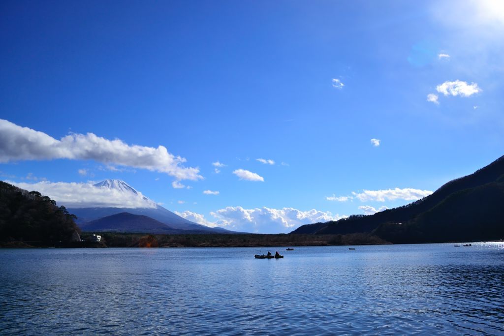 精進湖より