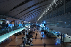 早朝の羽田空港