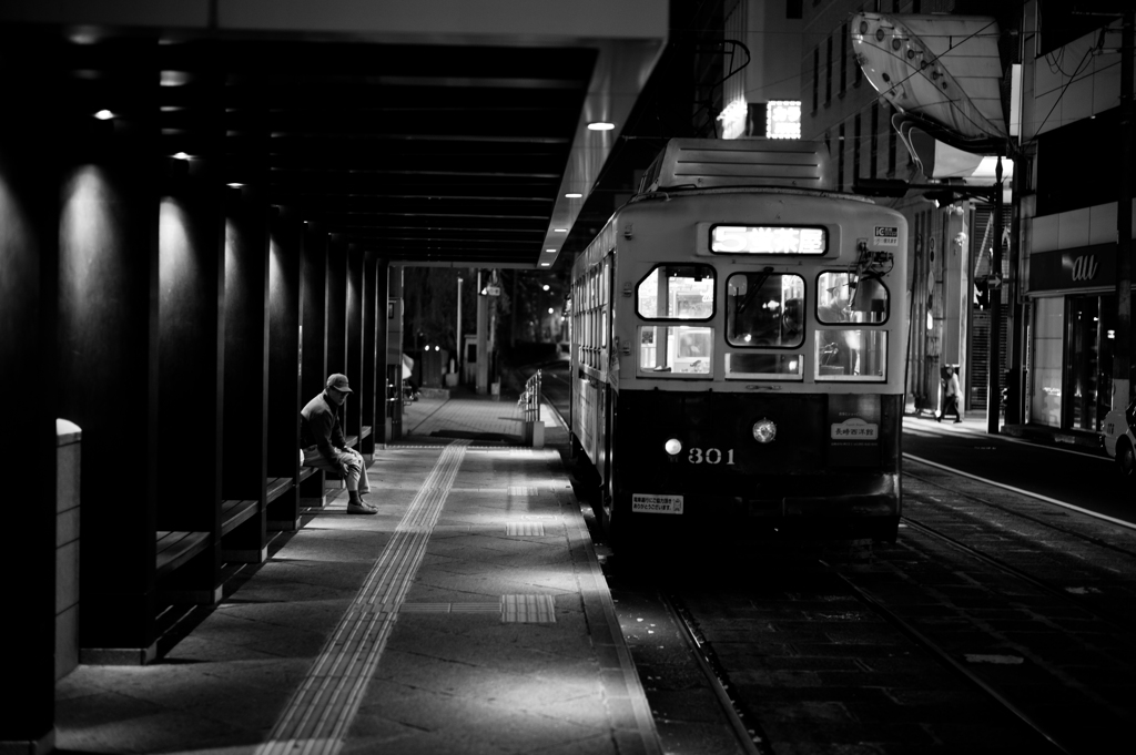 夜の路面電車