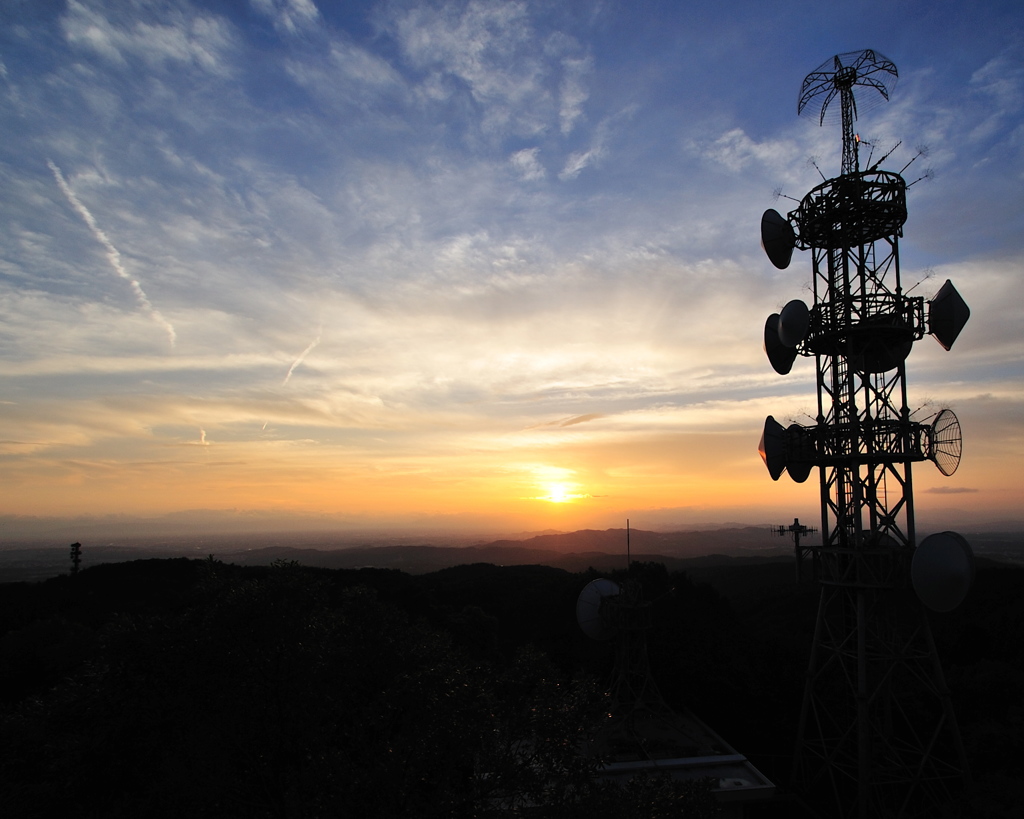 夕陽と電波塔