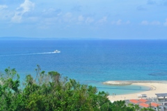 青い海