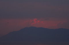 夕焼けに現れた龍