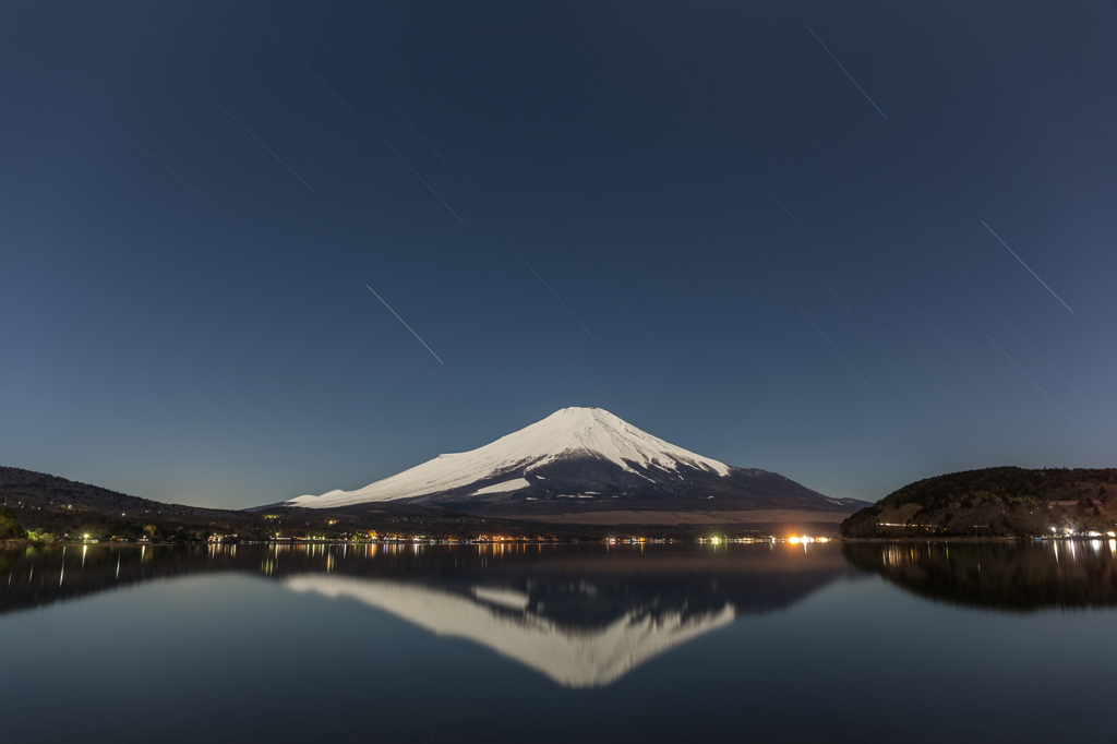 月光の湖