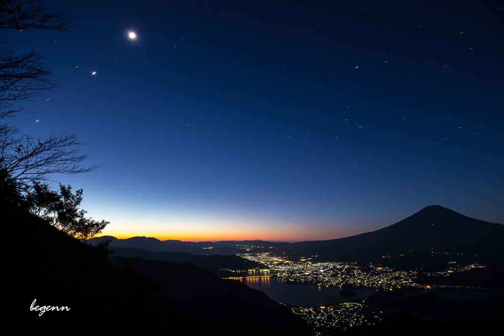峠の夜明け