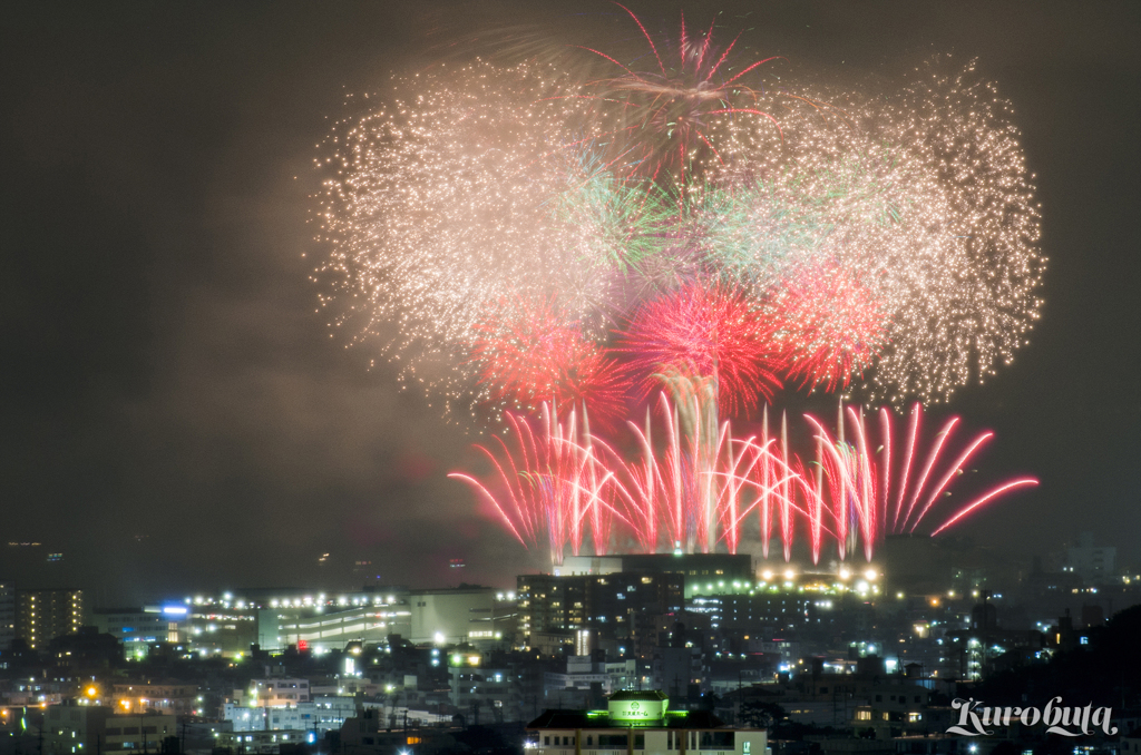 雨中の花火大会