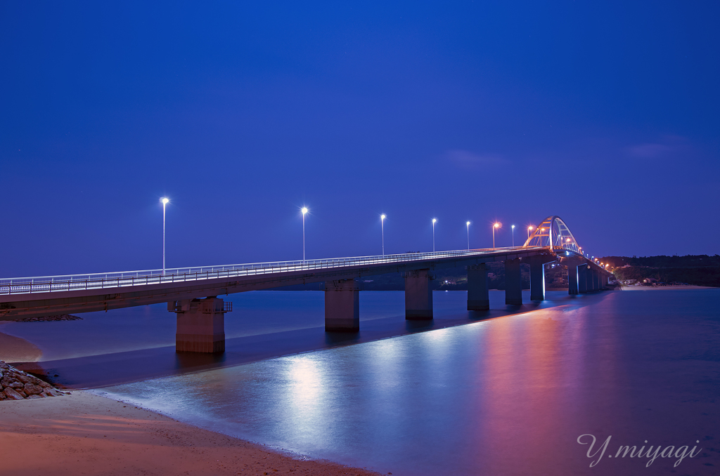 瀬底大橋