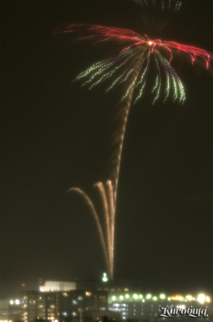 雨中の花火大会