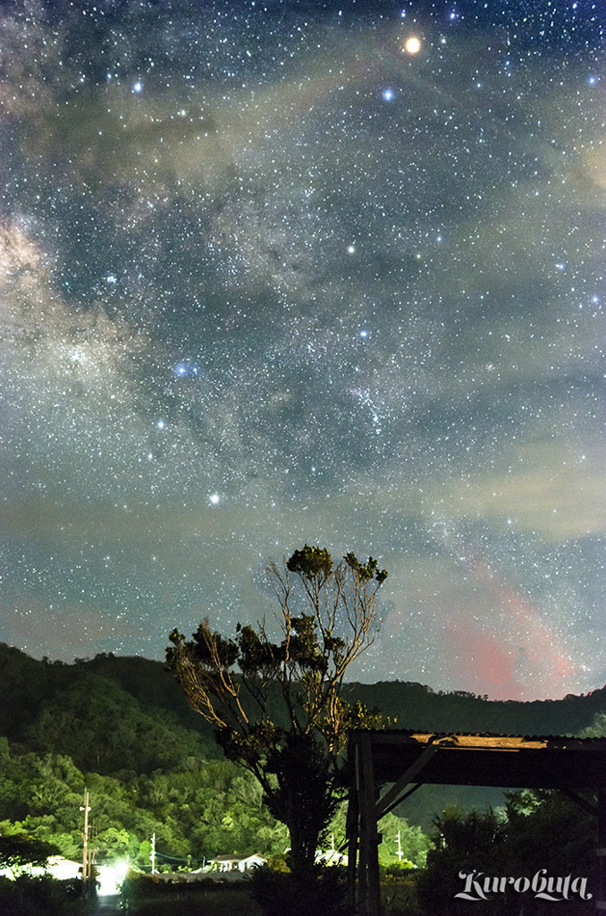 『賑やかな夜空』