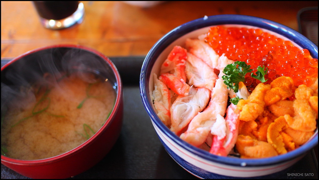 三色丼