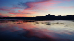湖面に映える夕彩
