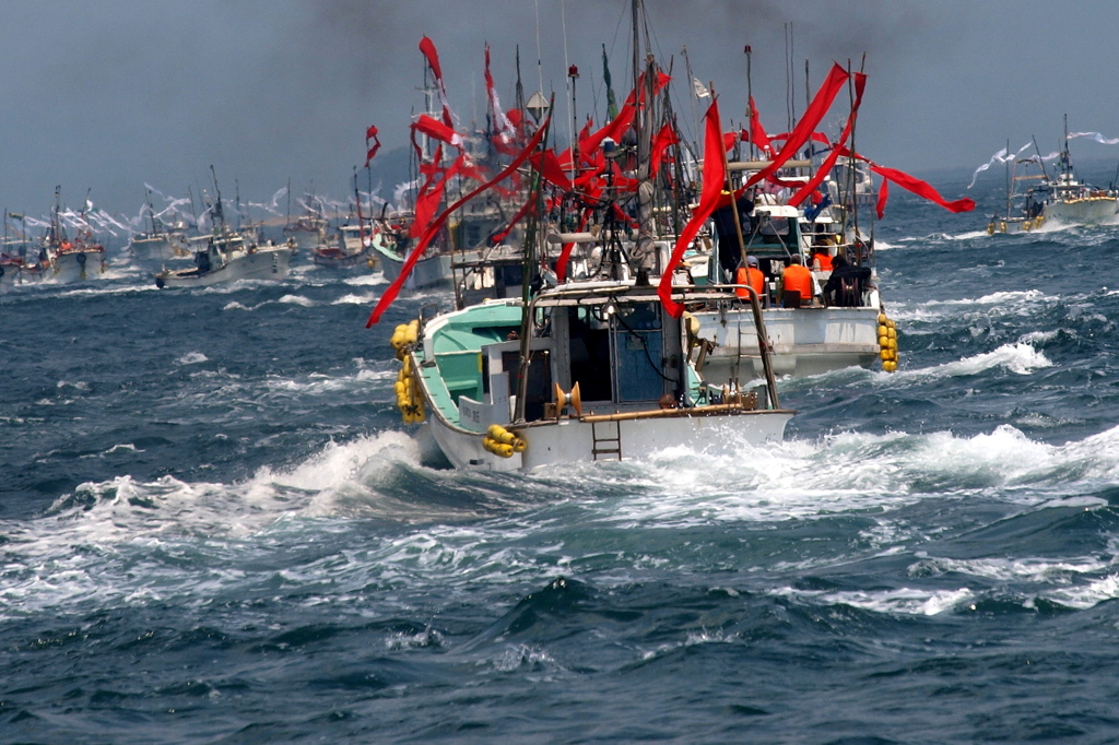 海峡、船合戦！