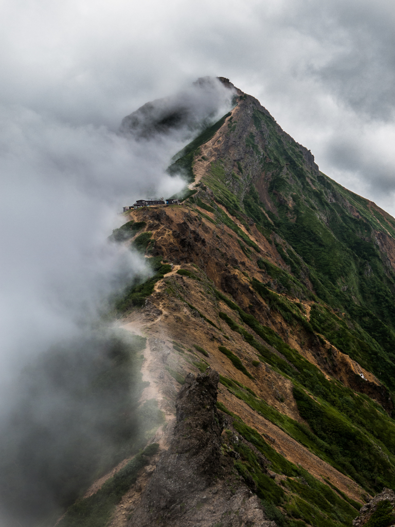 雲湧き立つ