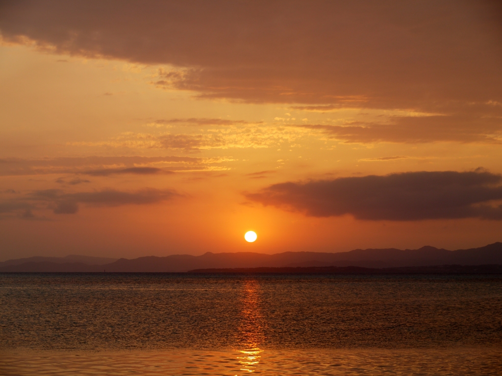 西表島に沈む夕陽