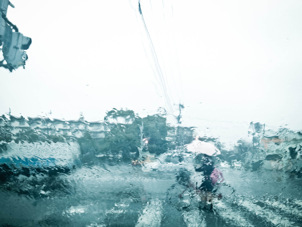 雨と雪のあいだ