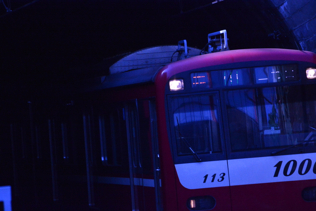 トンネルを抜けると