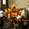 神輿は夜の街を行く2