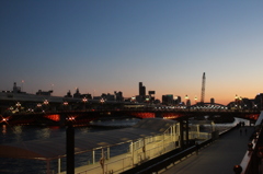 夕暮れの船着き場