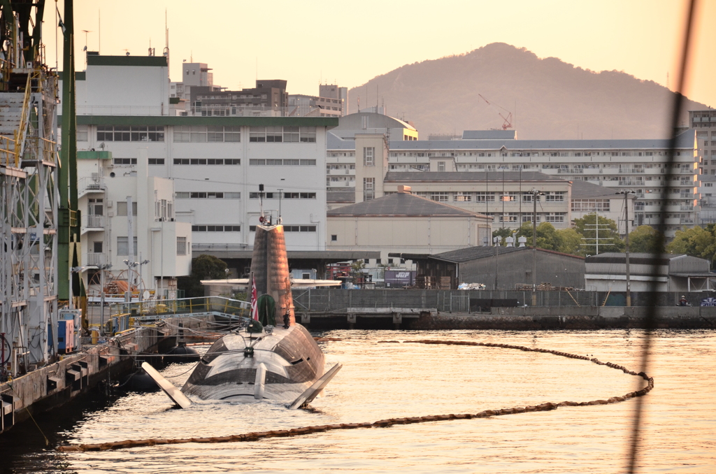 潜水艦のある風景