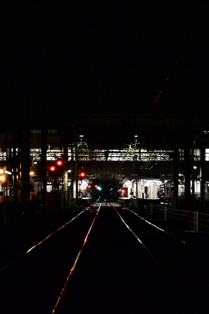 ニシ・キタ・ニシ・カラ・ヒガシ