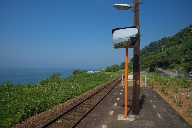 ミラーの中の予讃線