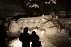 雪像の前で。。。