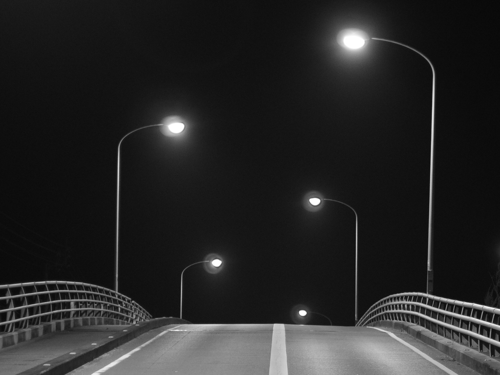 monochrome    -bridge-