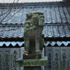 神社にて