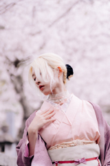 淡紅色