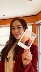 赤い傘の女のモデルさん