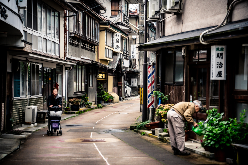 映画のセットのような街角　俵山温泉