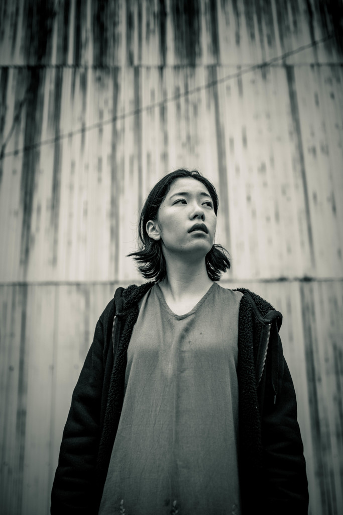 Shiho monochrome