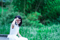 白いワンピースの女 2