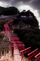 天空へ　元乃隈稲成神社