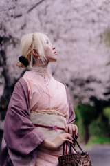淡紅色
