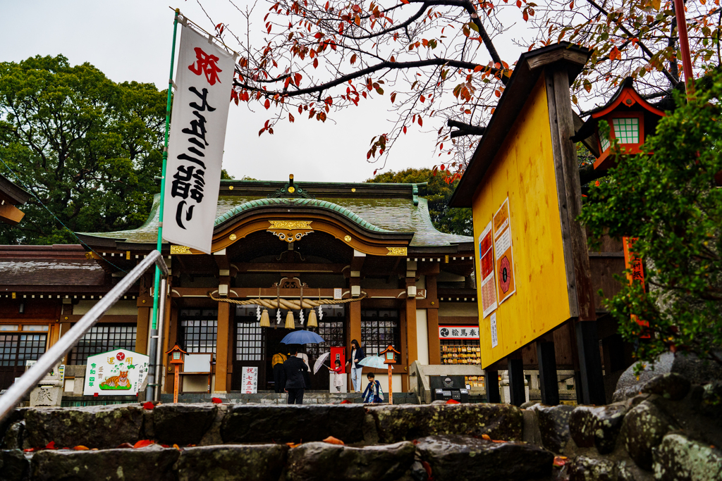 雨の七五三詣り