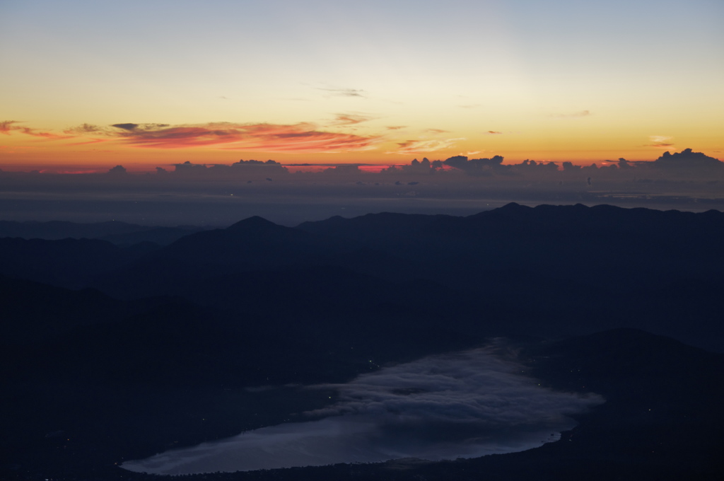 雲かかる河口湖