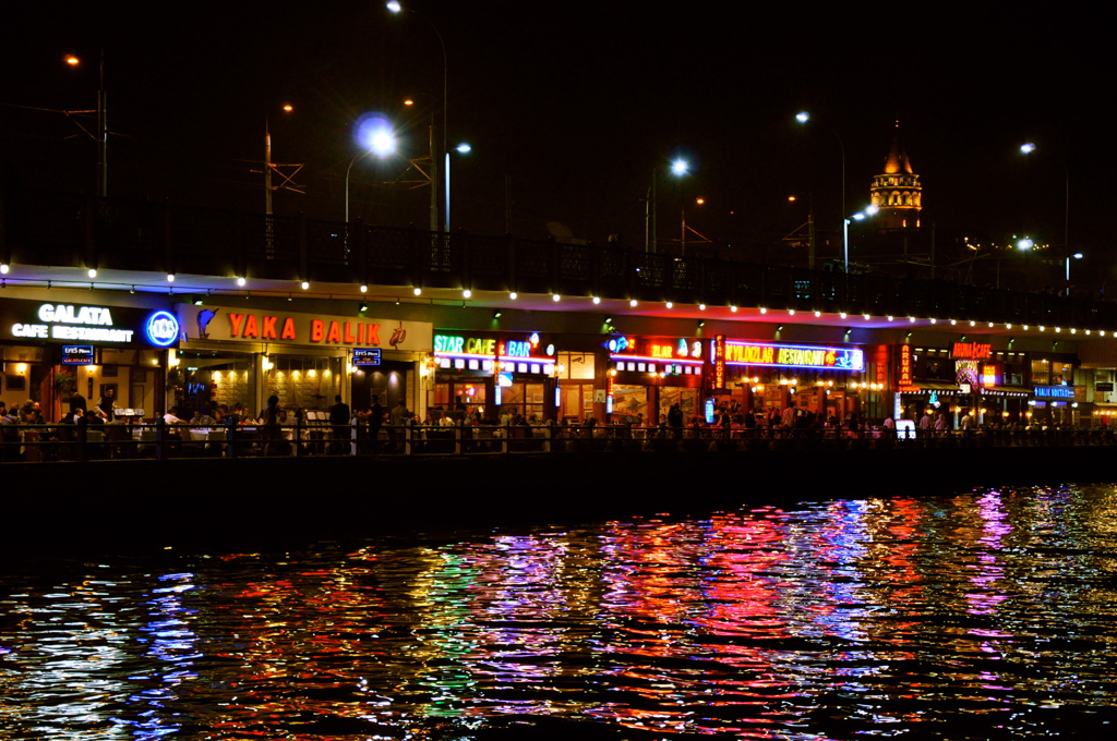 埠頭の夜