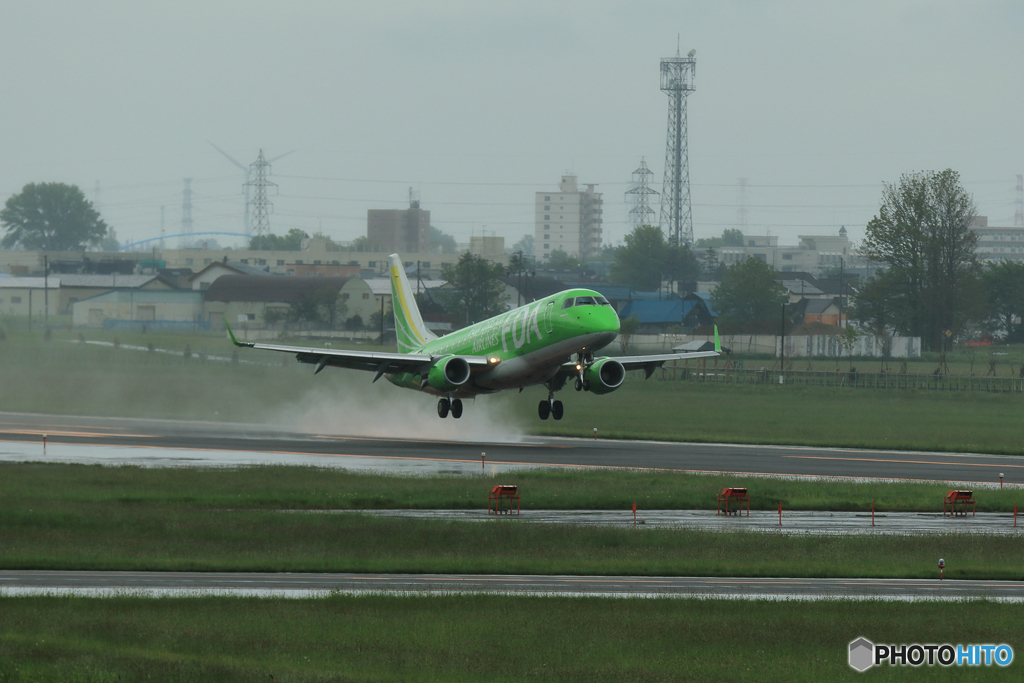 雨の丘珠空港　その４