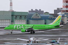 雨の丘珠空港　その１