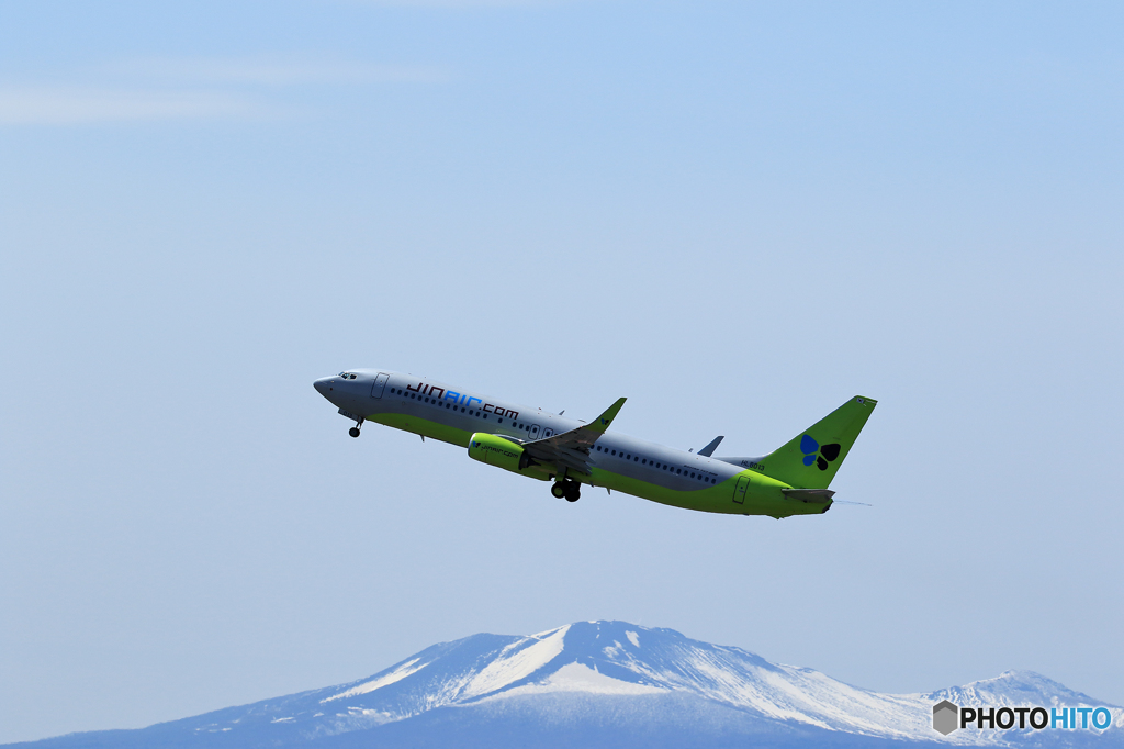 樽前山をバックに　新千歳空港