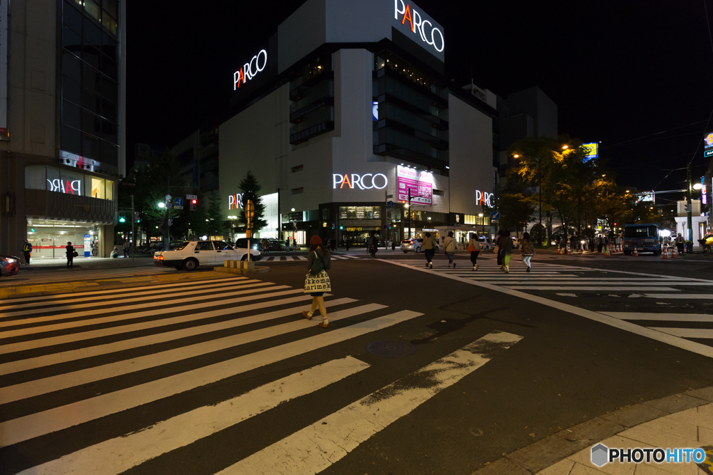 夜の４丁目商店街　その１