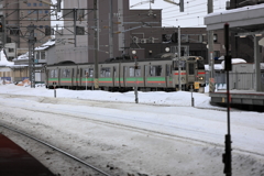 苗穂駅1番ホームに入ります
