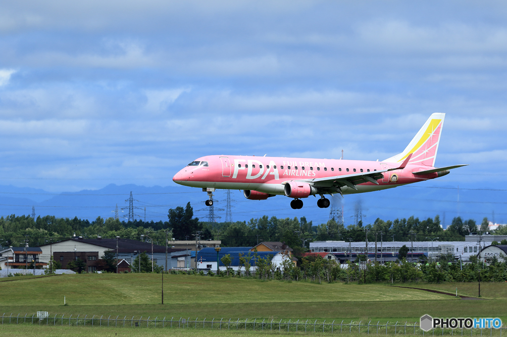 札幌　丘珠空港　ＦＤＡ３号機（ピンク）　来たよ～！！