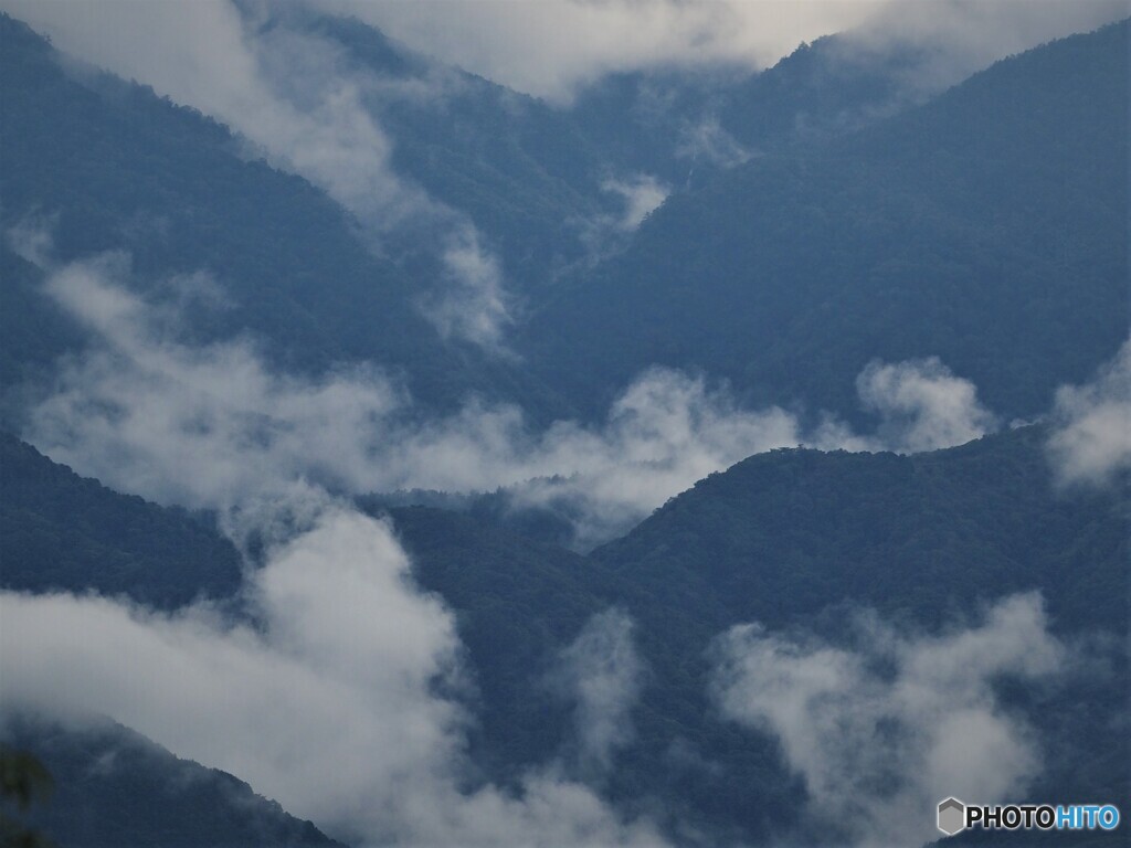 湧き立つ