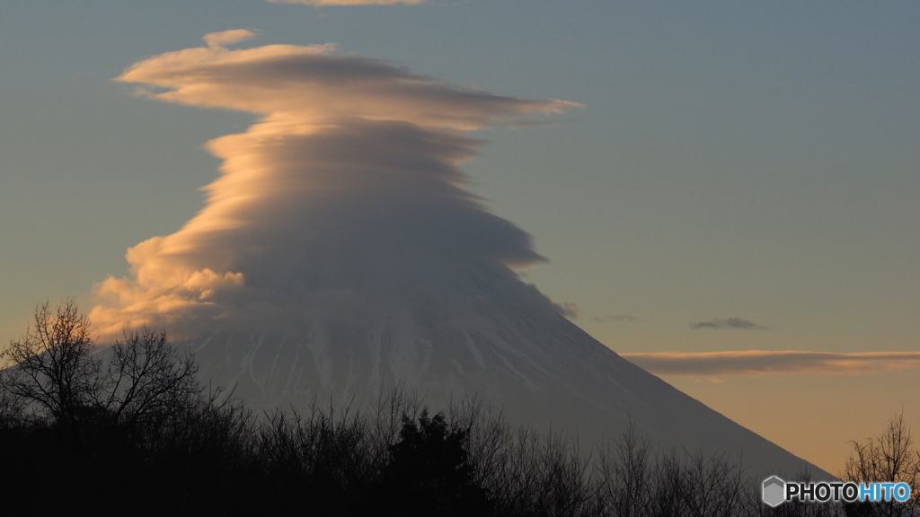 富士山×笠雲_20240118 by photobid （ID：12343807） - 写真共有サイト 