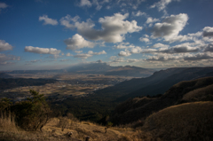 噴煙を上げる阿蘇山<1>